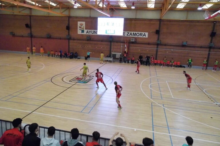 River Zamora sigue sumando