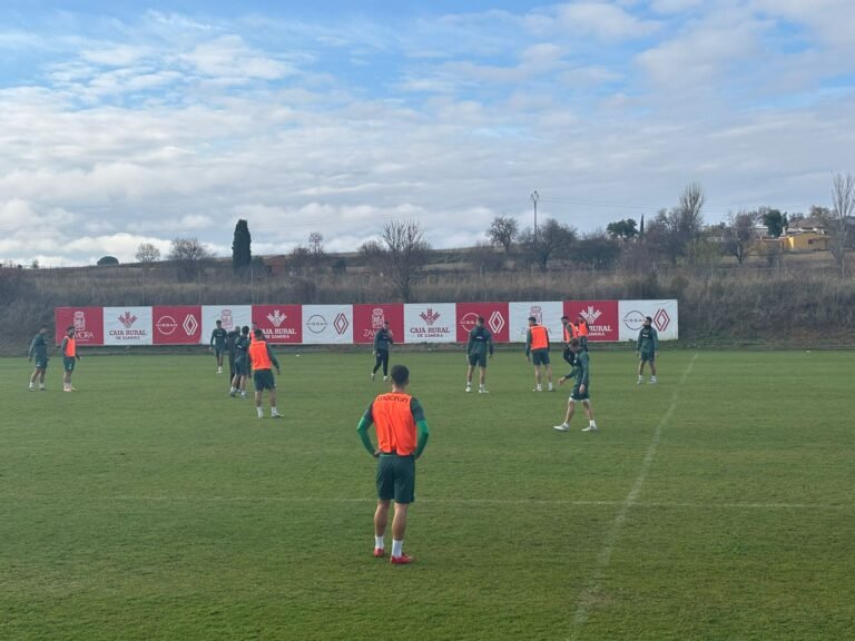 El Zamora C.F. obligado a ganar en Cáceres para sostenerse en la zona alta