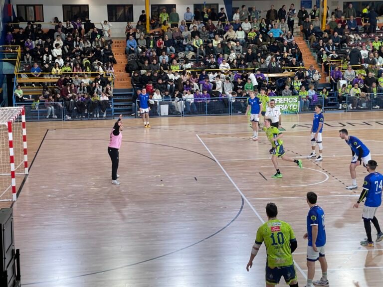 Balonmano Zamora logra una trabajada victoria