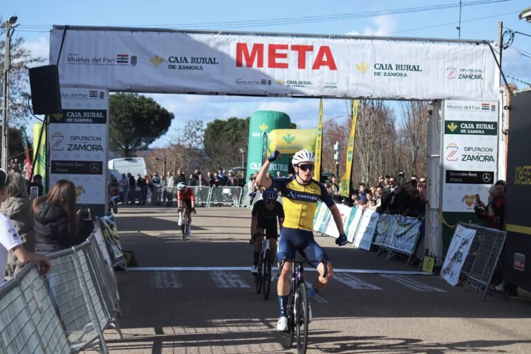 Matin Solhaug (Equipo Cortizo) vence en el II GP Muelas del Pan