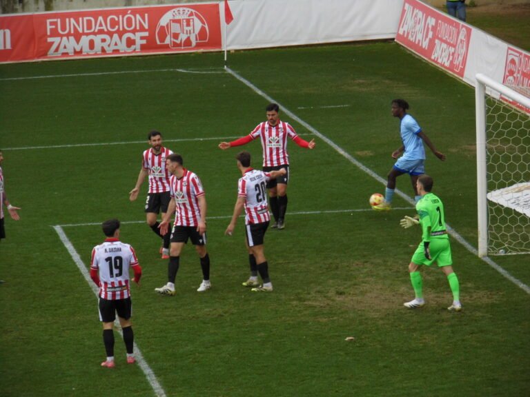 Racha encendida, dudas latentes: el Zamora CF quiere más