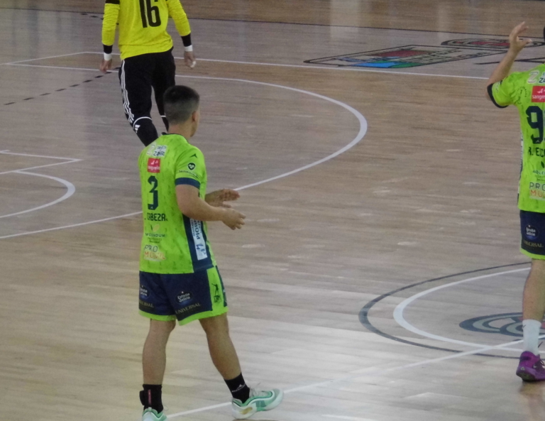 Eugenio Cabezas sigue en Balonmano Zamora