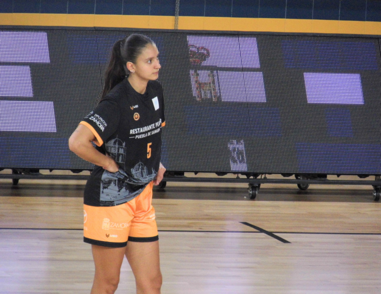 Davinia Ángel deja el Recoletas Zamora