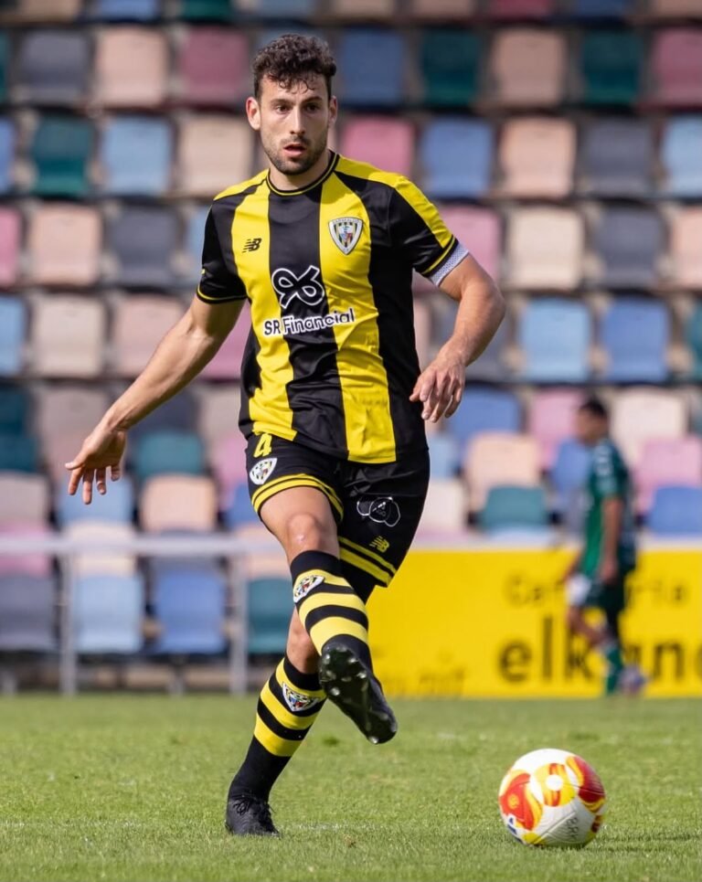 Unai Dufur, contundencia y seguridad para la defensa del Zamora C.F.