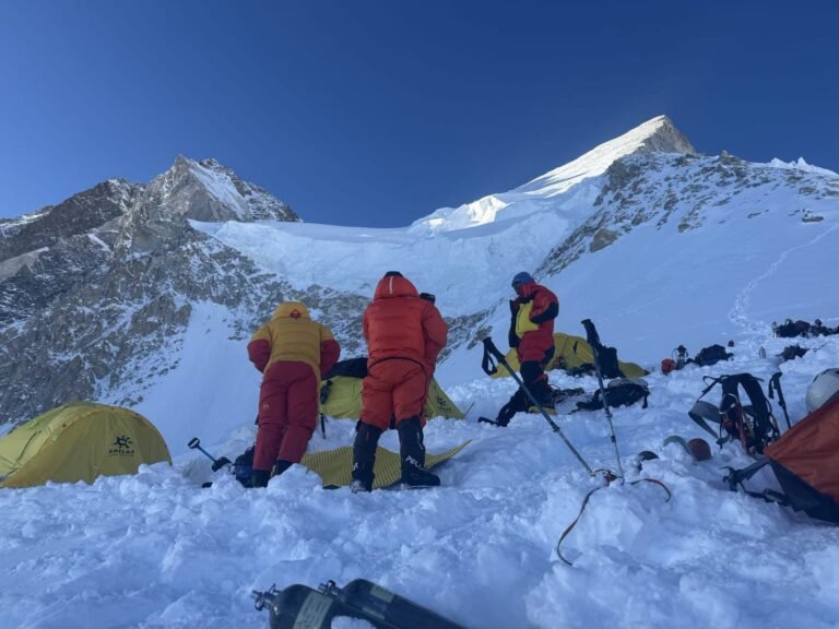 El sentido común en la expedición de Martín Ramos se impone en el Gasherbrum I