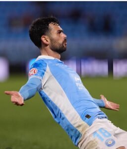 Iago Indias, jerarquía y veteranía para la zaga del Zamora C.F.