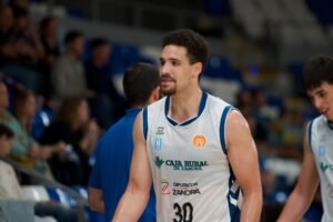 Caja Rural CB Zamora cumple en las Islas